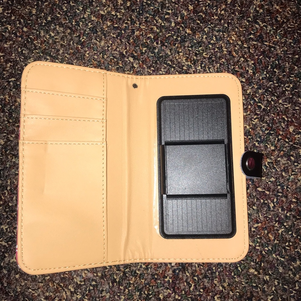 Phone case - Picture 3 of 4